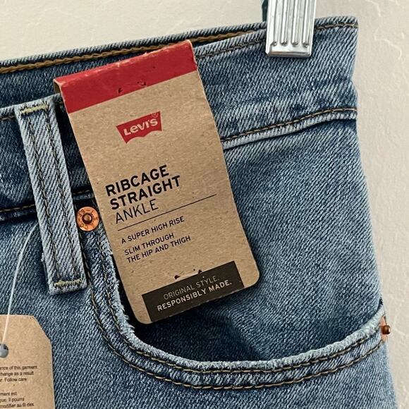 Levi's Ribcage Distressed Straight Ankle Jeans Super High Rise Denim Size 26 NWT - Picture 11 of 14